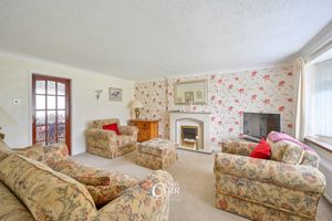 Lounge- click for photo gallery